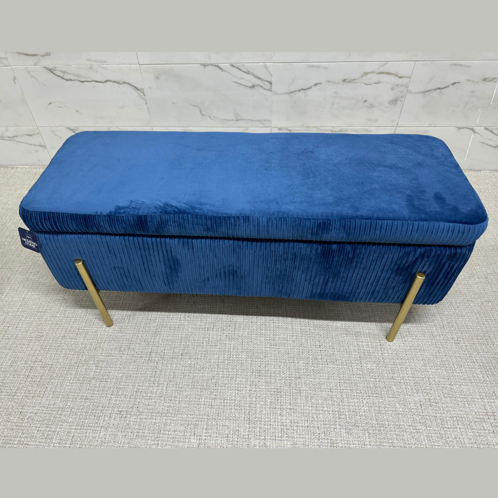 Trois tabourets de luxe rectangulaires 2 en 1 : Tabouret + Espace de rangement.